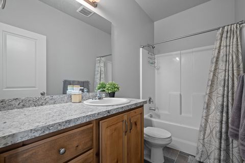 Tiny photo for 942 E 270 S, Santaquin, UT 84655 (MLS # 2127784)