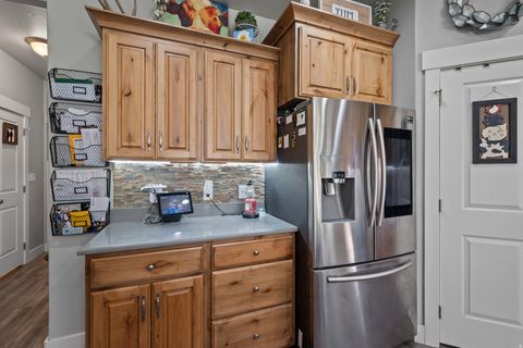 Tiny photo for 942 E 270 S, Santaquin, UT 84655 (MLS # 2127784)