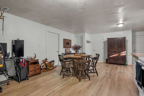 Tiny photo for 942 E 270 S, Santaquin, UT 84655 (MLS # 2127784)