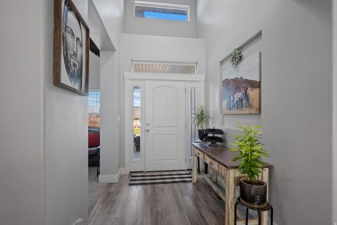 Tiny photo for 942 E 270 S, Santaquin, UT 84655 (MLS # 2127784)