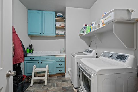 Tiny photo for 942 E 270 S, Santaquin, UT 84655 (MLS # 2127784)