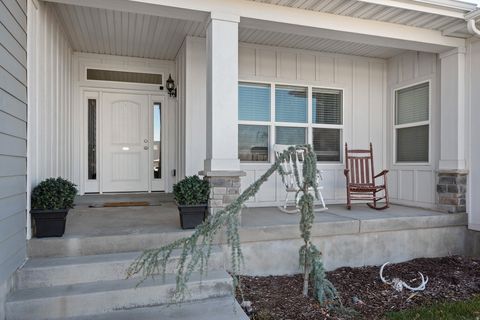 Tiny photo for 942 E 270 S, Santaquin, UT 84655 (MLS # 2127784)