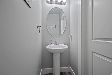 Tiny photo for 942 E 270 S, Santaquin, UT 84655 (MLS # 2127784)