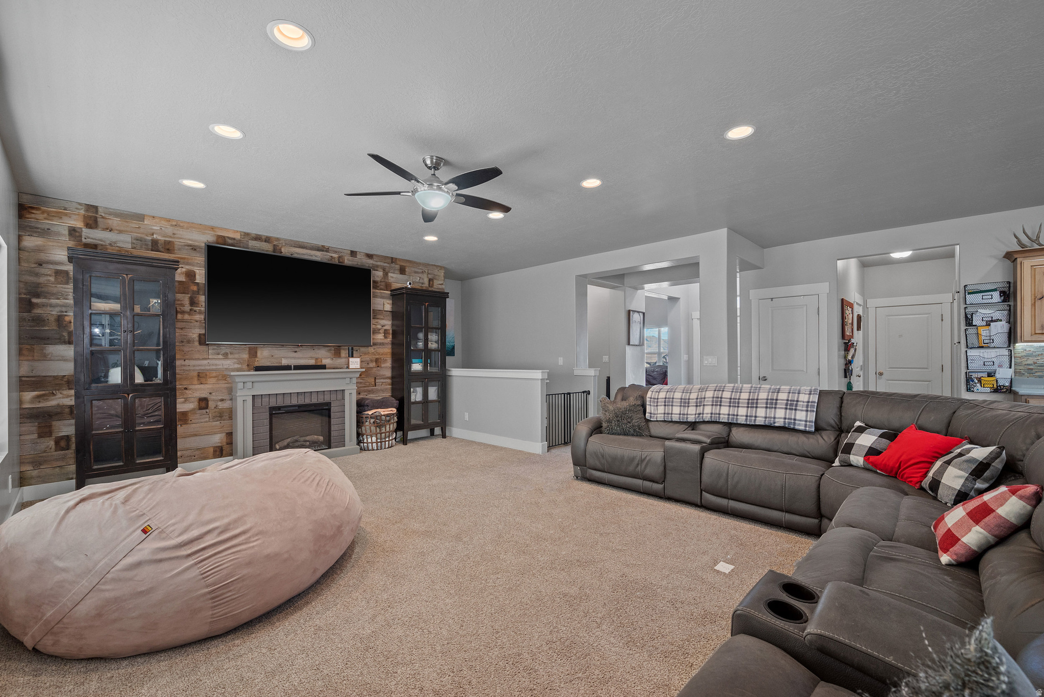 BLACK HAWK HILLS - Residential