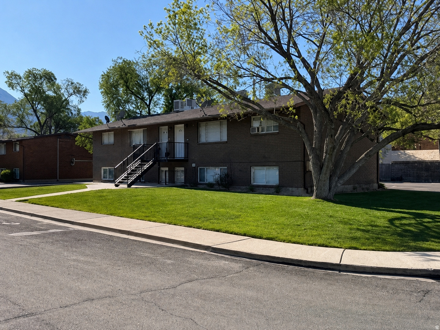 COTTAGE HEIGHTS - Residential Income
