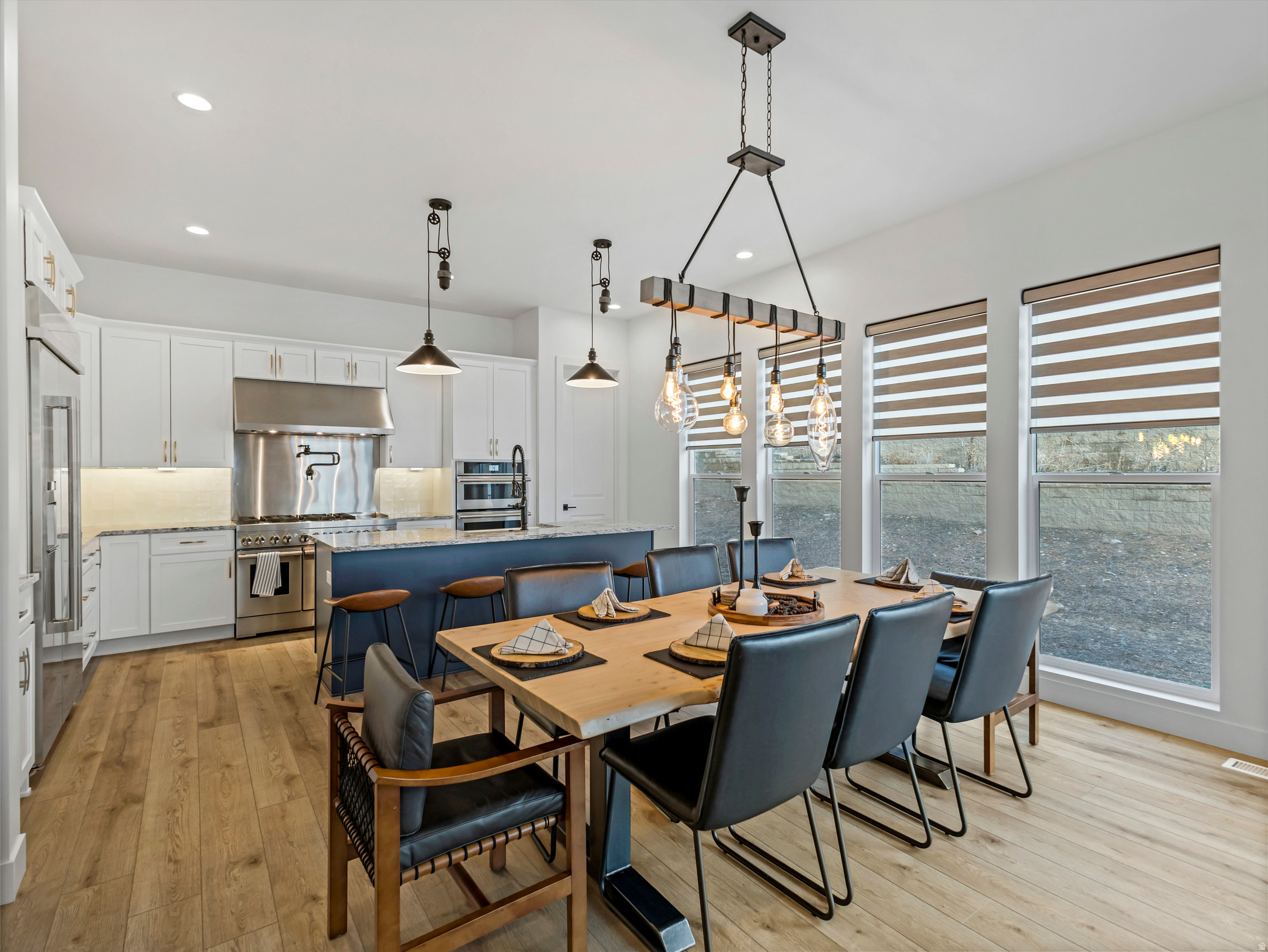 CANYON POINT - Residential