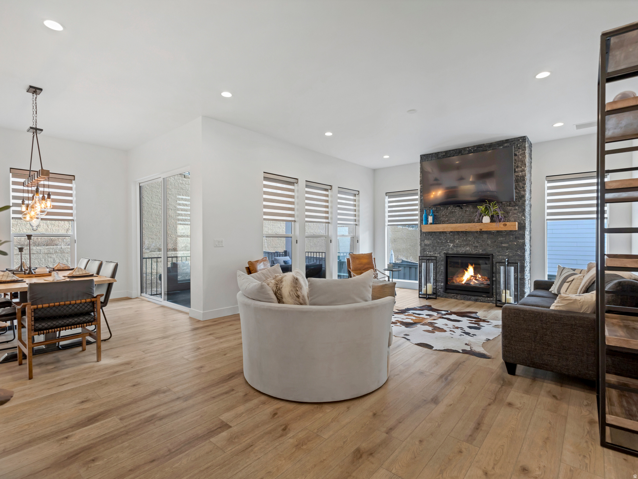 CANYON POINT - Residential