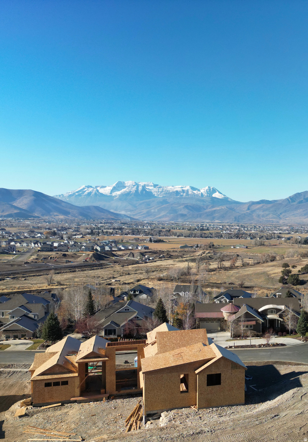 CROSSINGS AT LAKE CREEK - Residential