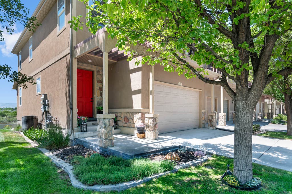 Photo of 11004 S BIRCH CREEK RD, South Jordan, UT 84095 (MLS # 2162860)
