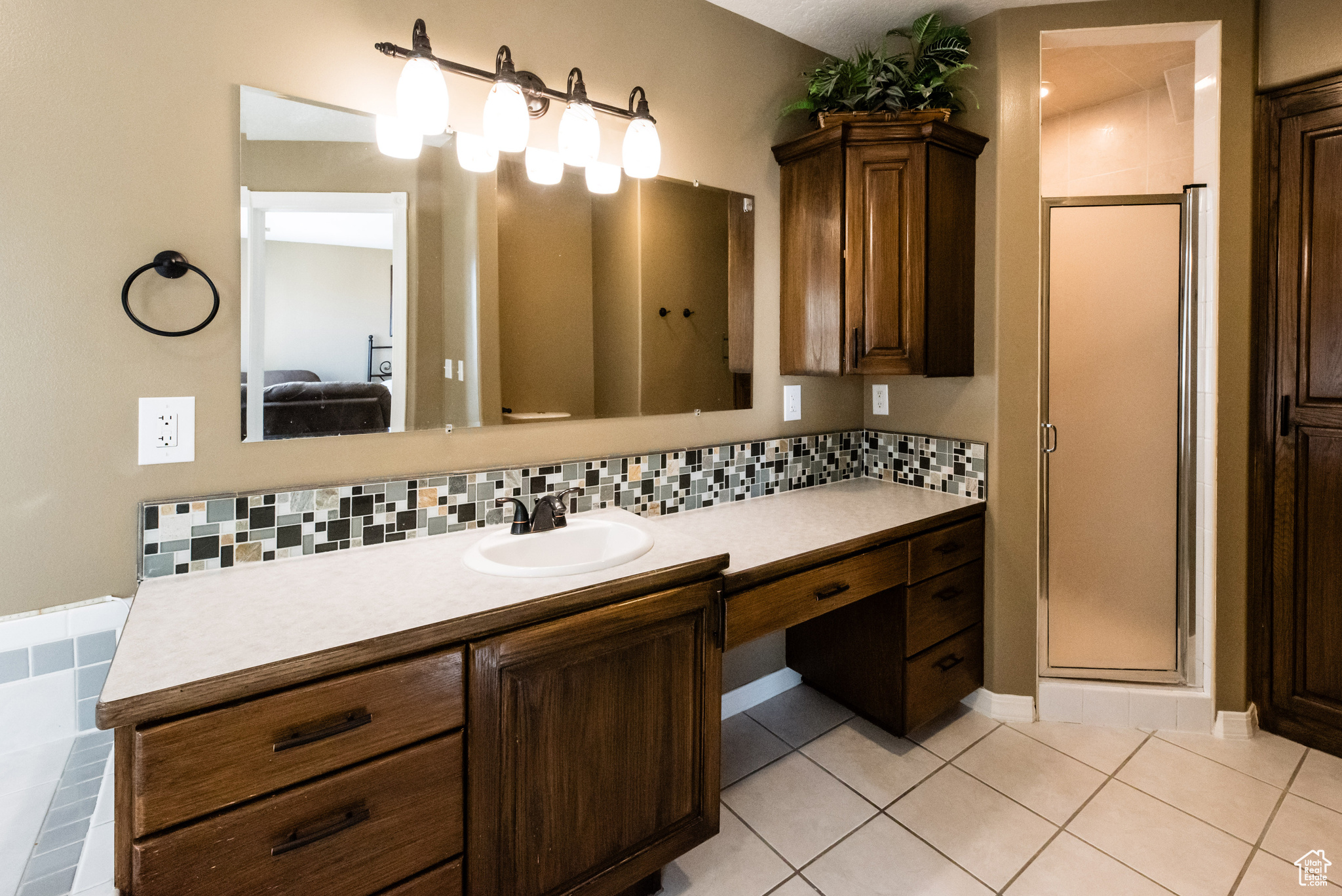 GREYSTONE FARMS - Residential