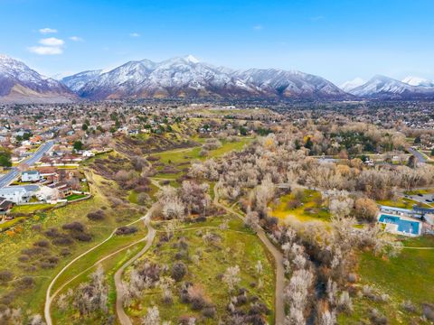 Tiny photo for 1692 E ENSIGN CT, Cottonwood Heights, UT 84121 (MLS # 2129303)