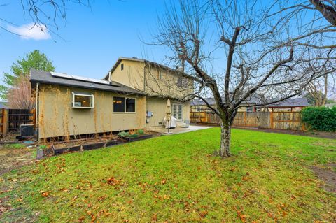 Tiny photo for 1692 E ENSIGN CT, Cottonwood Heights, UT 84121 (MLS # 2129303)