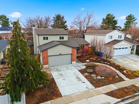 Tiny photo for 1692 E ENSIGN CT, Cottonwood Heights, UT 84121 (MLS # 2129303)