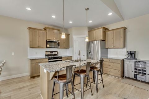 Tiny photo for 88 S 850 E, Salem, UT 84653 (MLS # 2134253)