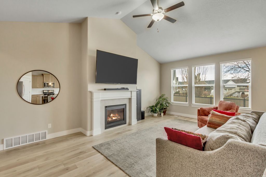 Photo of 88 S 850 E, Salem, UT 84653 (MLS # 2134253)