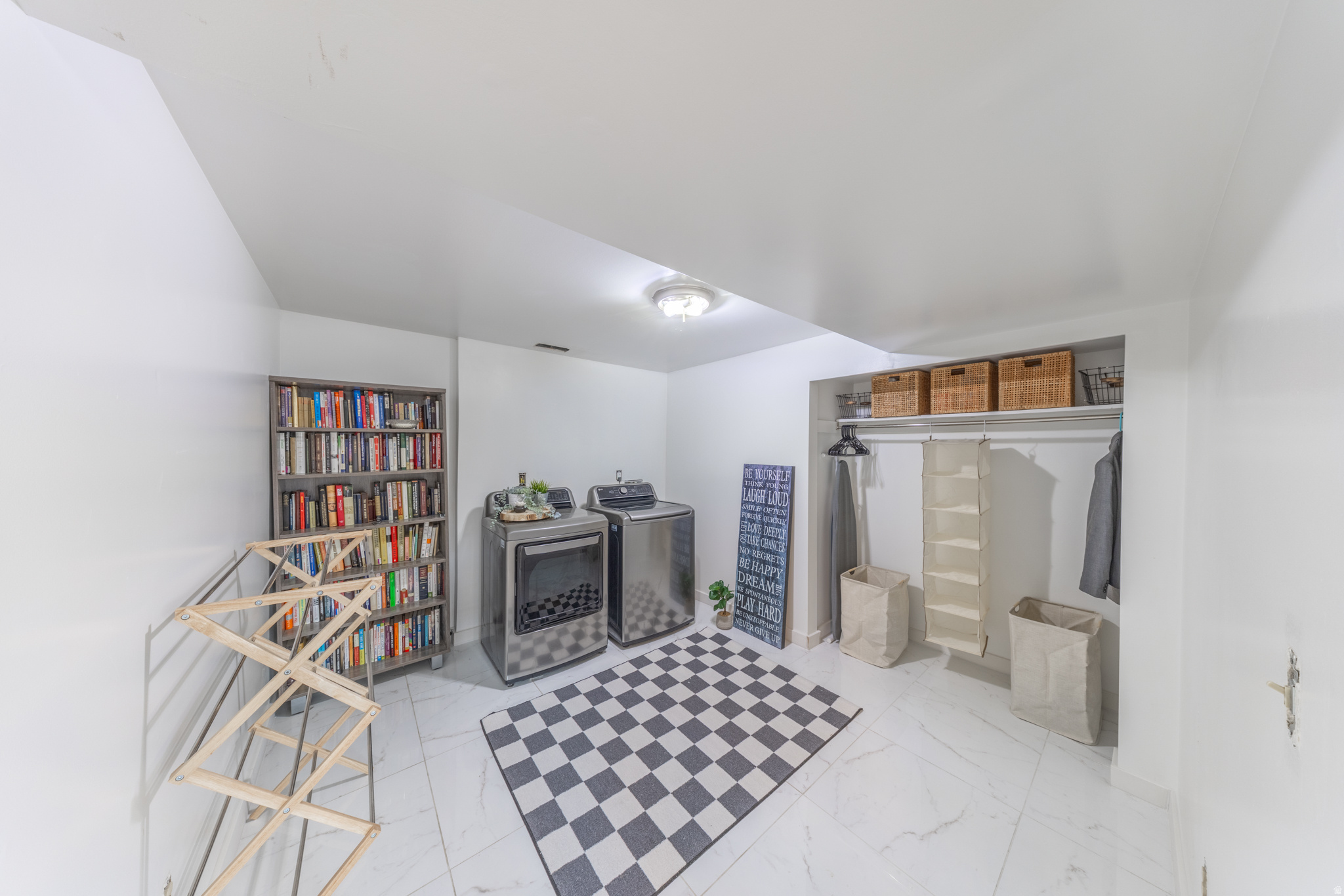 CAROLE HEIGHTS - Residential