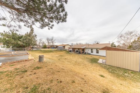 Tiny photo for 5492 S 825 E, South Ogden, UT 84405 (MLS # 2142627)