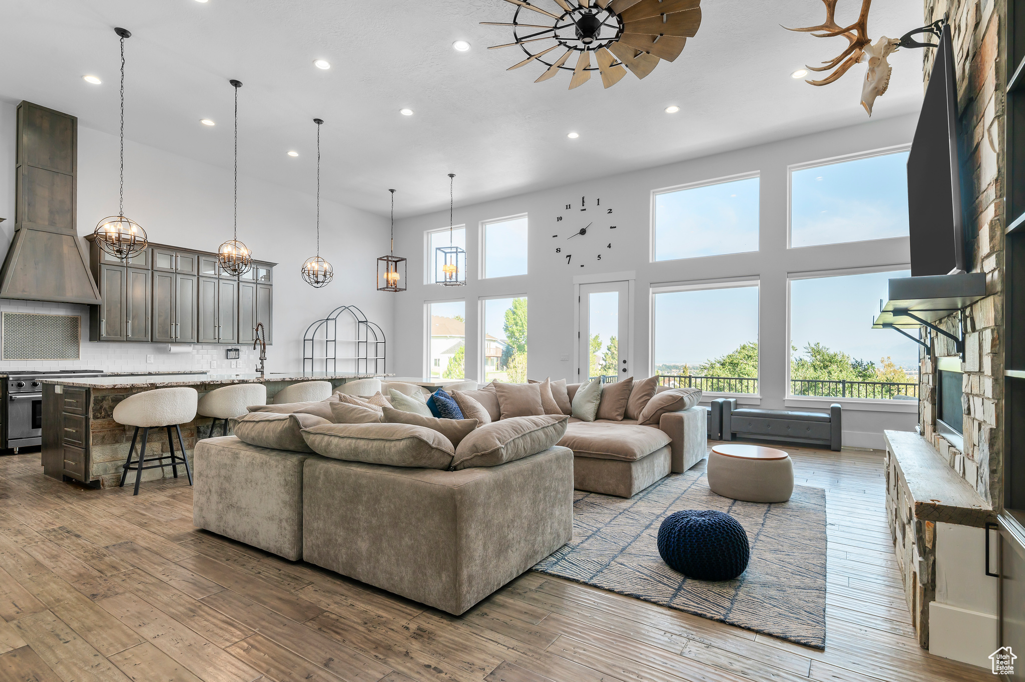 OAKRIDGE COVE - Residential