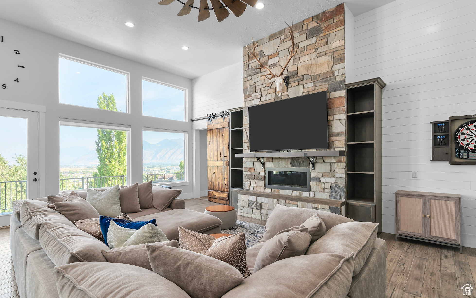 OAKRIDGE COVE - Residential