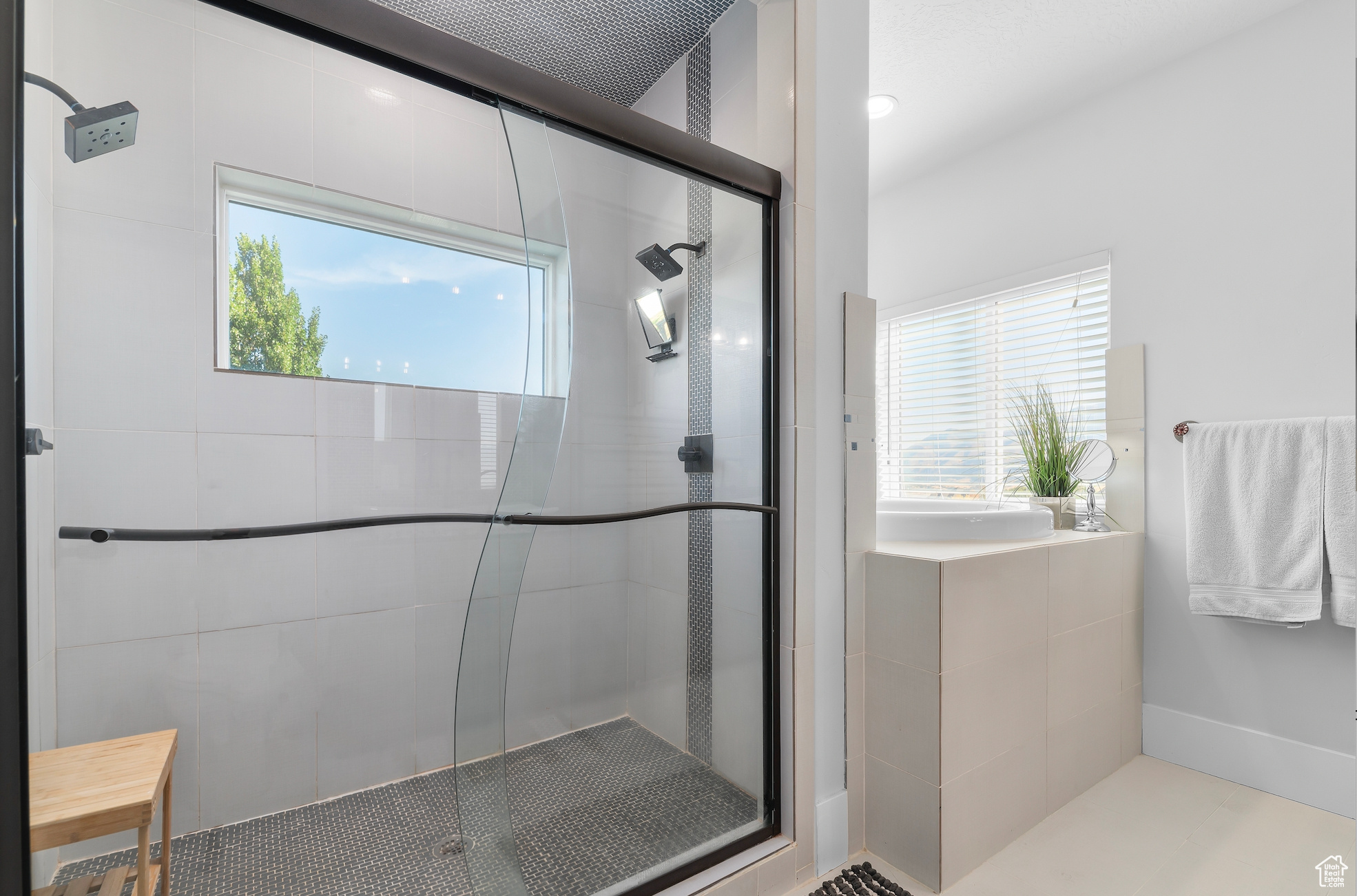 OAKRIDGE COVE - Residential