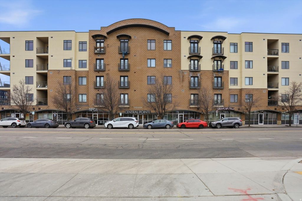 Photo of 2150 S MAIN ST W #309, Salt Lake City, UT 84115 (MLS # 2139519)