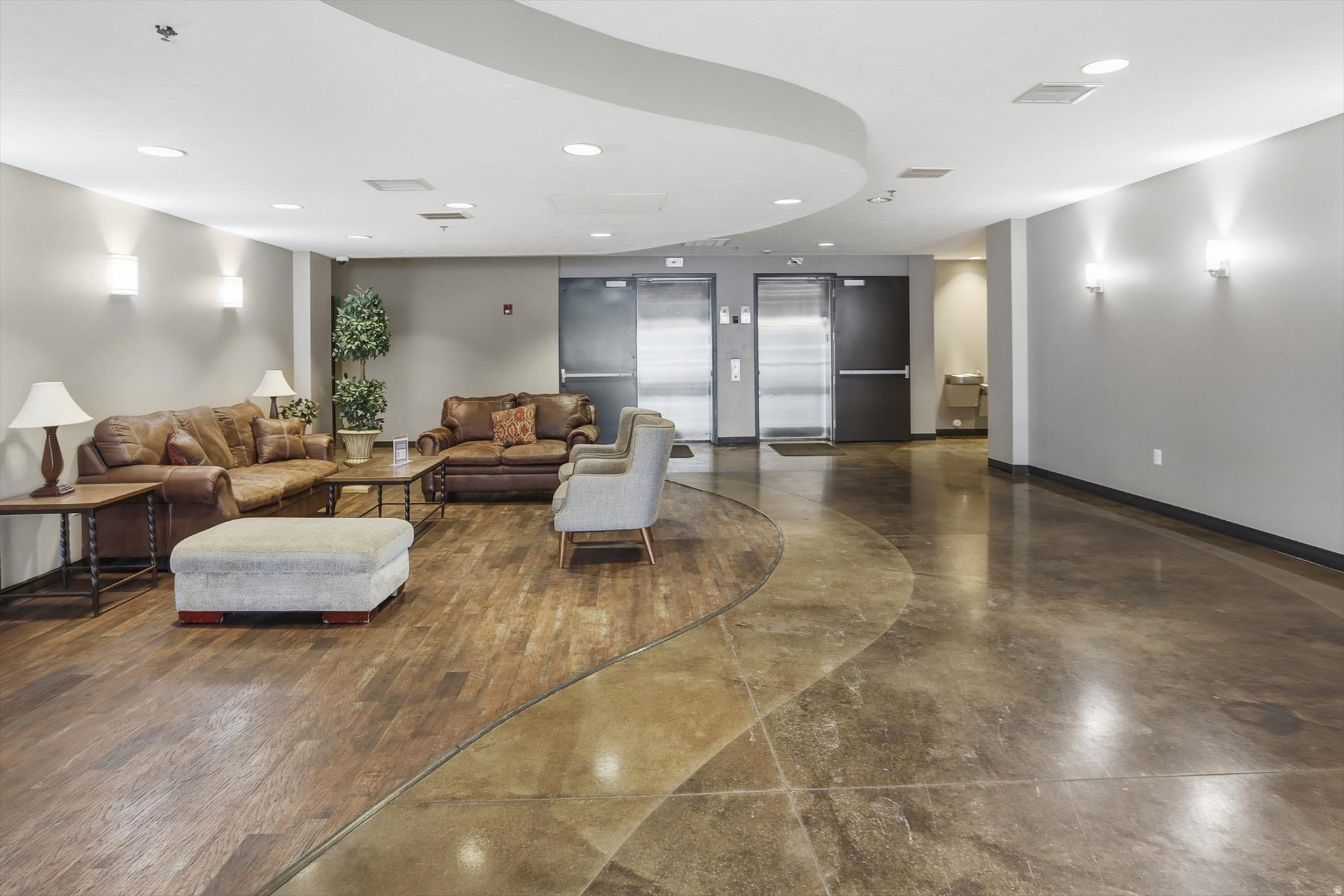 CENTRAL POINTE - Residential