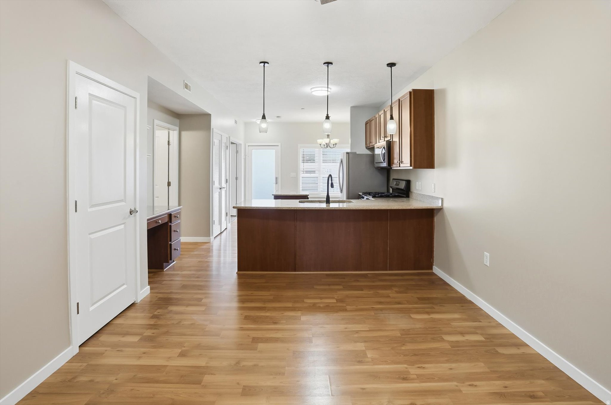 CENTRAL POINTE - Residential