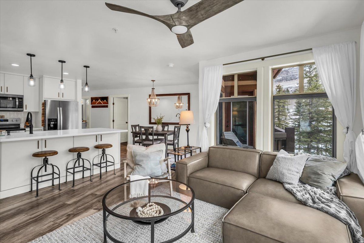 EAGLE SPRINGS WEST - Residential