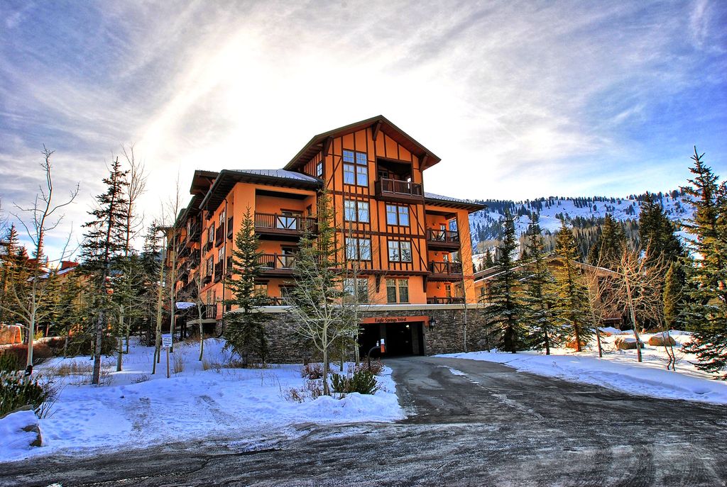 Photo of 12080 E BIG COTTONWOOD CANYON RD #208, Solitude, UT 84121 (MLS # 2144770)