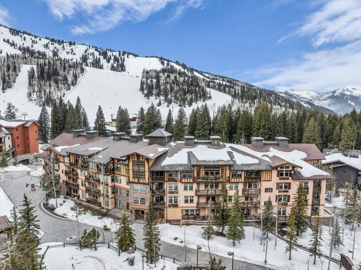 EAGLE SPRINGS WEST - Residential