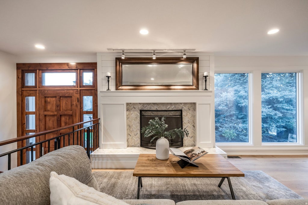 Photo of 8505 S KINGS COVE DR E, Salt Lake City, UT 84121 (MLS # 2186534)