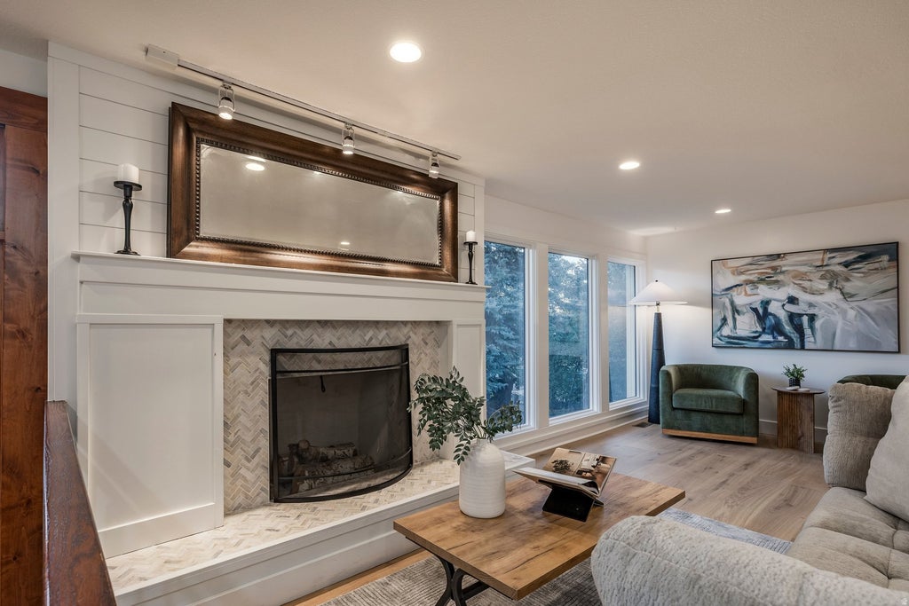 Photo of 8505 S KINGS COVE DR E, Salt Lake City, UT 84121 (MLS # 2186534)