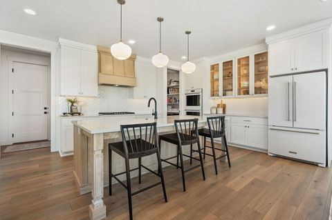 Tiny photo for 686 W EAGLECREST CIR, Elk Ridge, UT 84651 (MLS # 2150536)