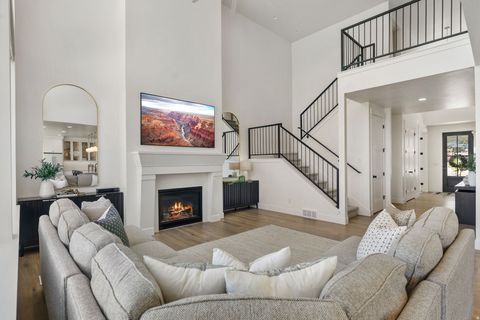 Tiny photo for 686 W EAGLECREST CIR, Elk Ridge, UT 84651 (MLS # 2150536)