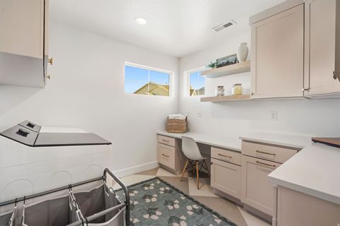 Tiny photo for 686 W EAGLECREST CIR, Elk Ridge, UT 84651 (MLS # 2150536)