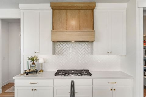 Tiny photo for 686 W EAGLECREST CIR, Elk Ridge, UT 84651 (MLS # 2150536)