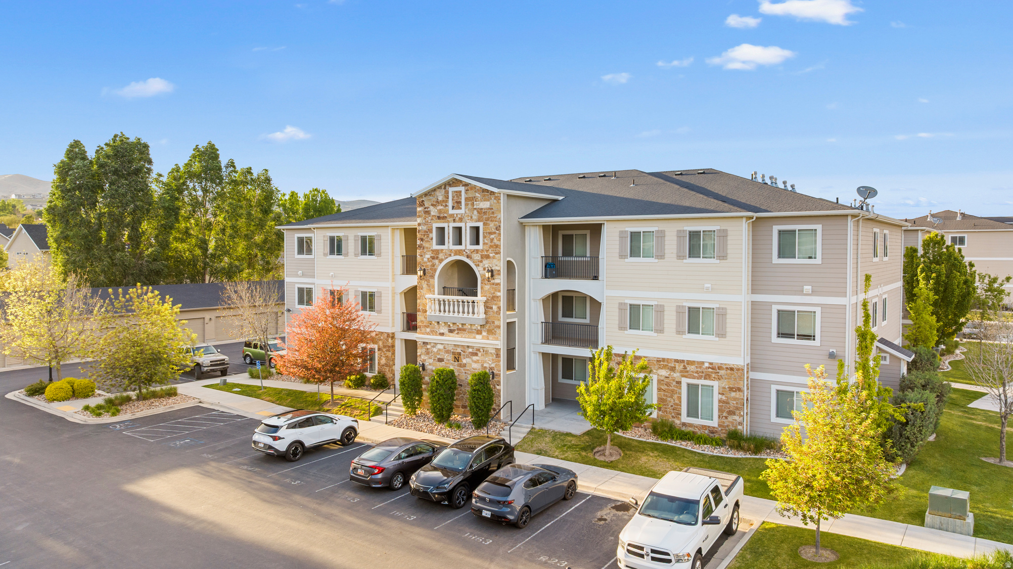 HILLCREST CONDOS - Residential