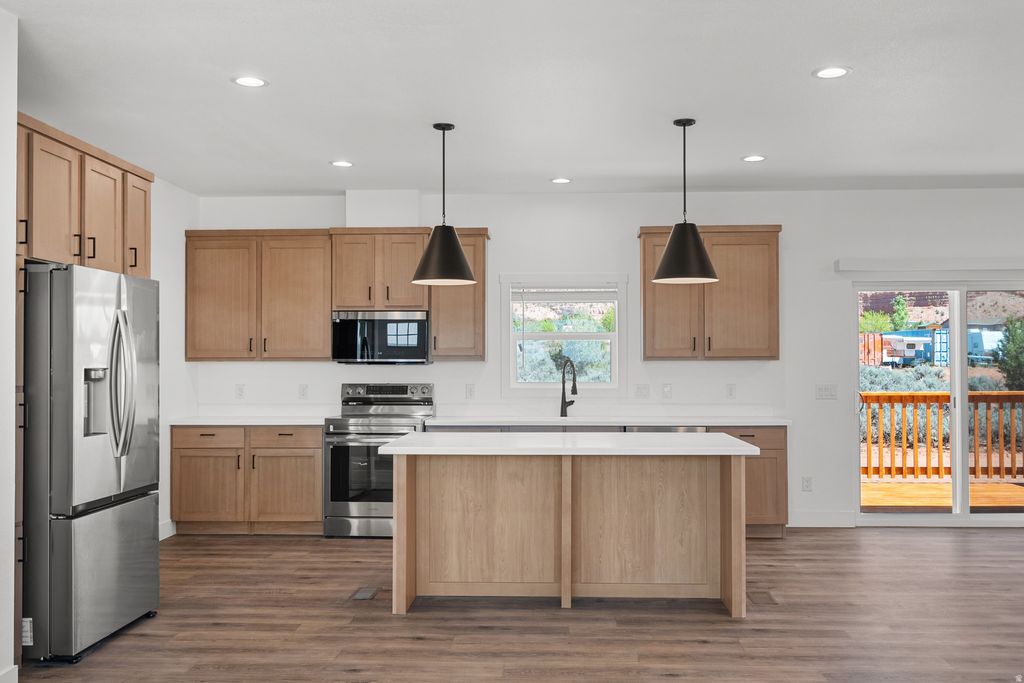 Photo of 4175 E MOUNTAIN VIEW DR, Kanab, UT 84741 (MLS # 2156753)
