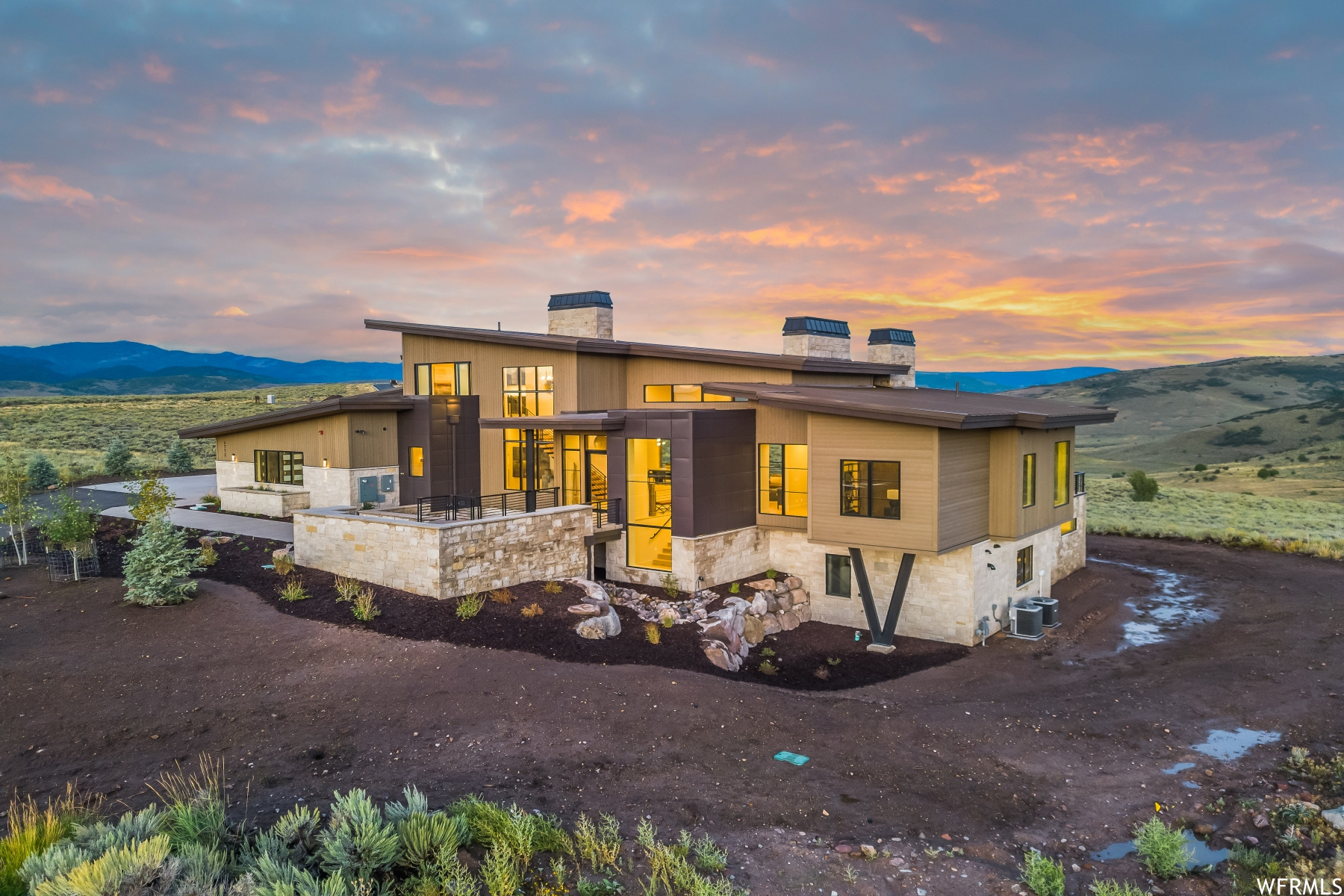 Kamas, Utah 84036, United States, 6 Bedrooms Bedrooms, ,6 BathroomsBathrooms,Residential,Pending,74556