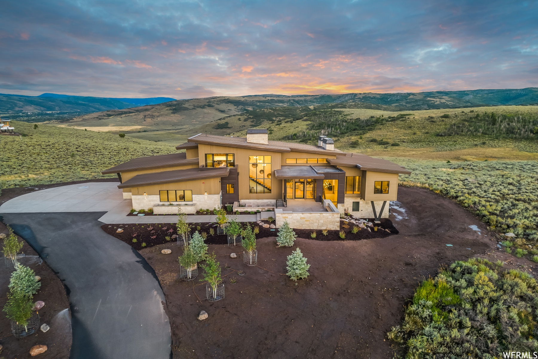 Kamas, Utah 84036, United States, 6 Bedrooms Bedrooms, ,6 BathroomsBathrooms,Residential,Pending,74556