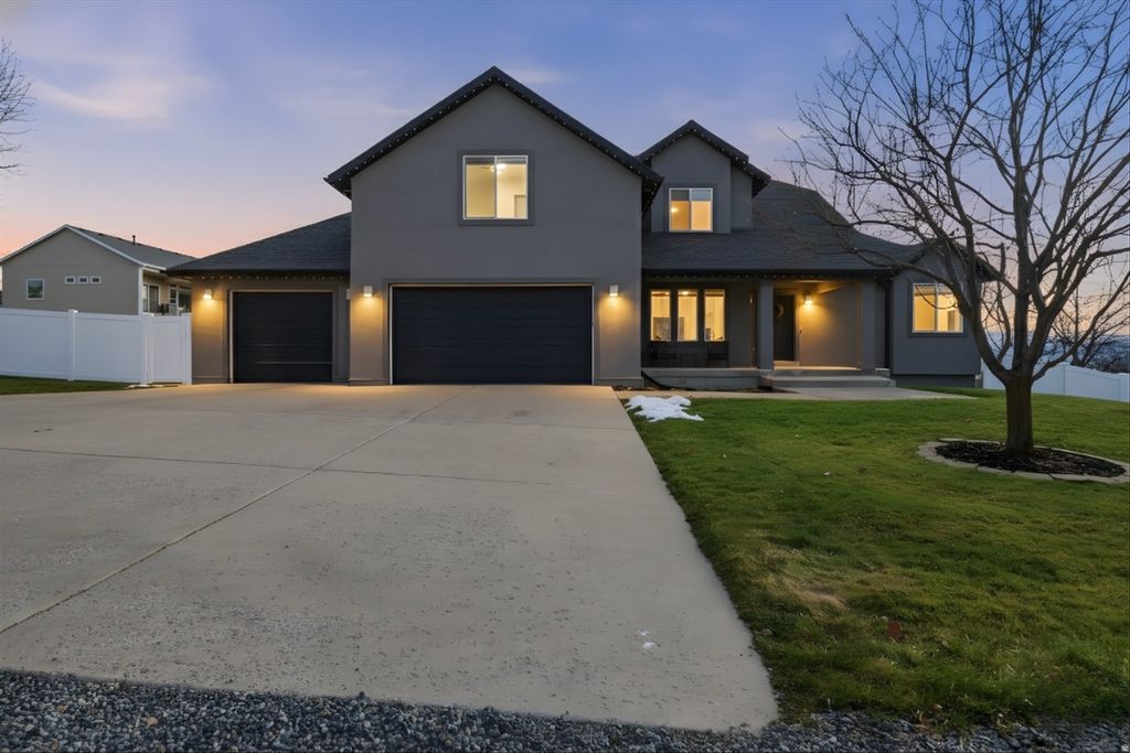 Photo of 74 E 800 S, Richmond, UT 84333 (MLS # 2136783)