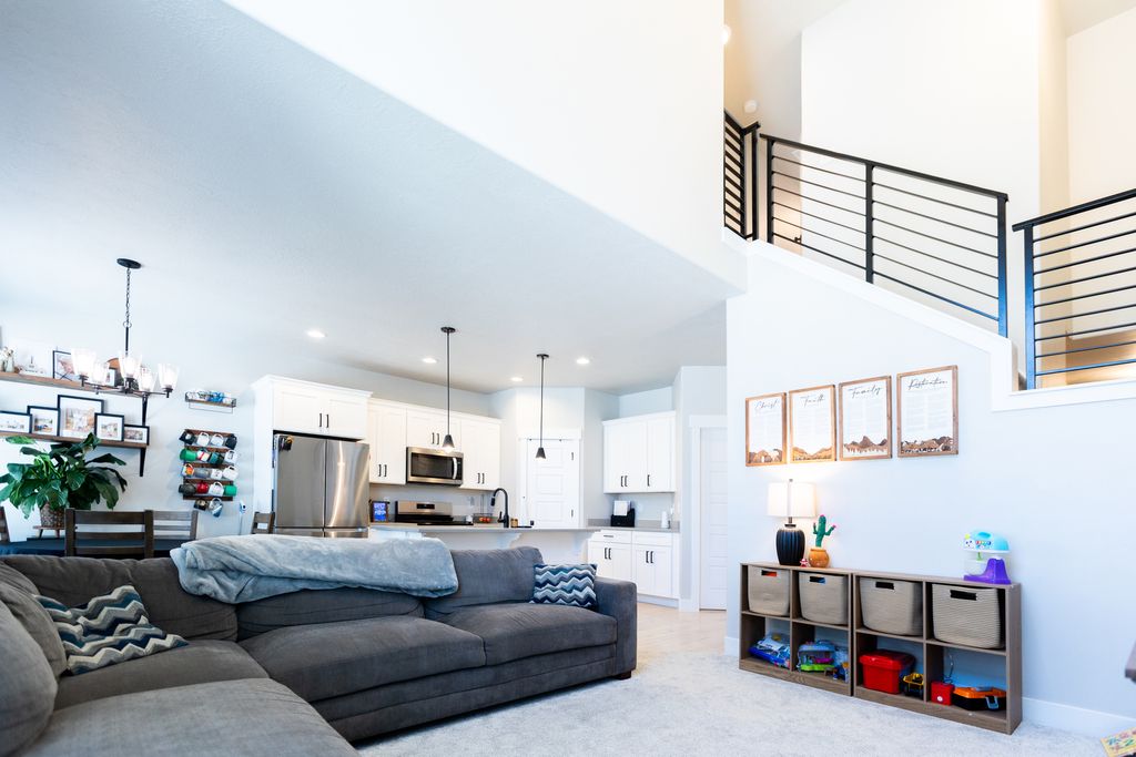 Photo of 3804 W BIG HORN DR, Lehi, UT 84048 (MLS # 2159975)