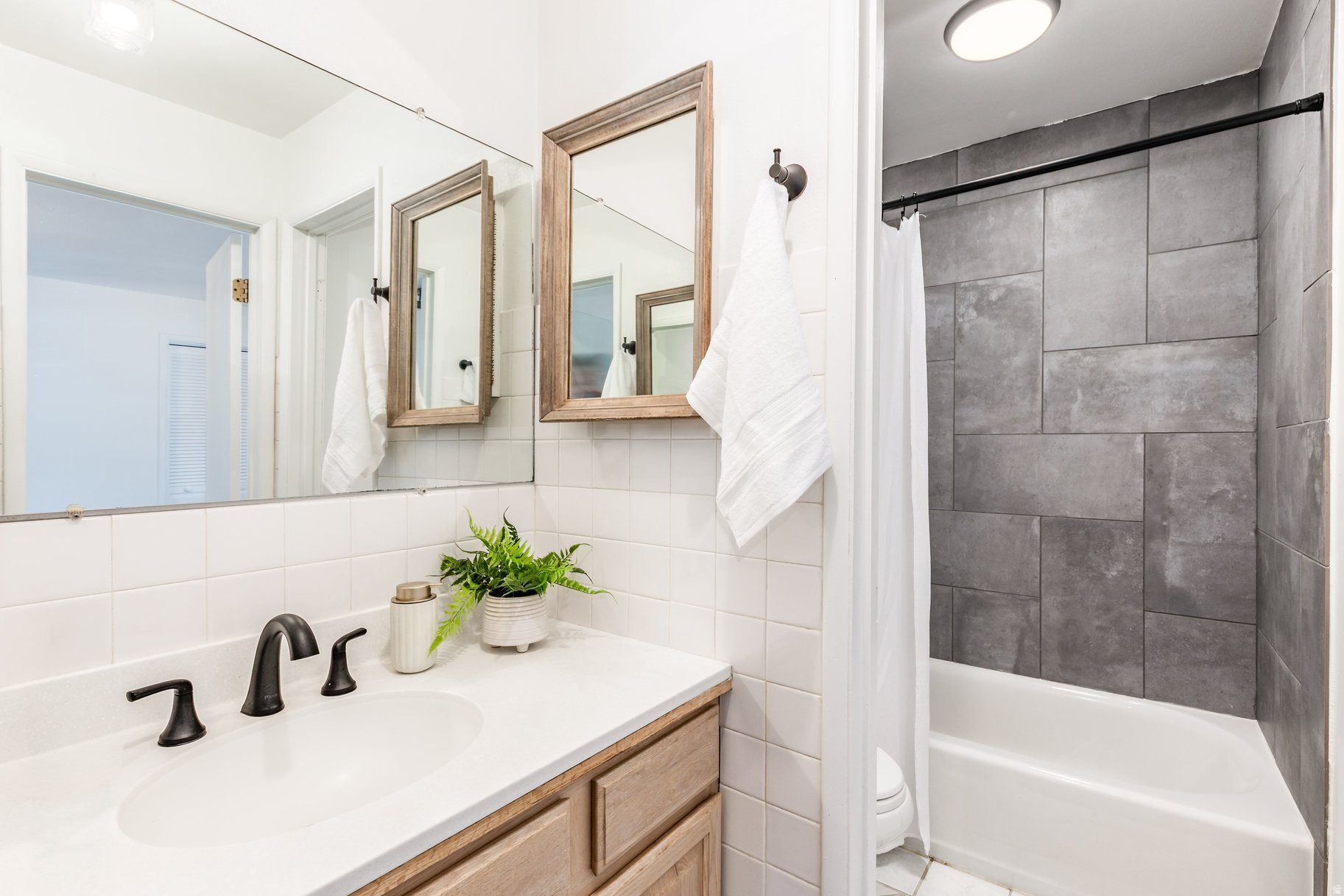 WILLOWS CONDM - Residential