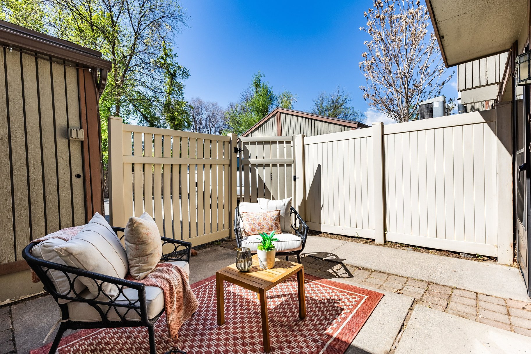 WILLOWS CONDM - Residential