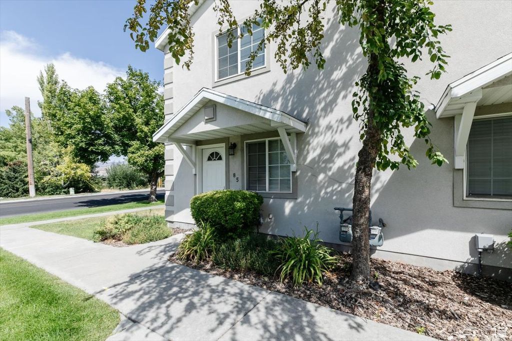 Photo of 85 HAMPTON PL N, Logan, UT 84341 (MLS # 2098281)