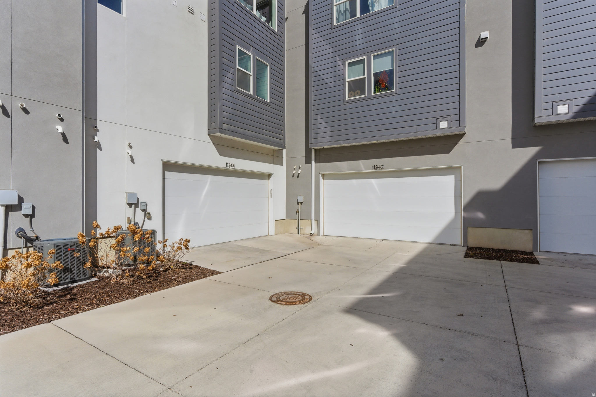 HIGHLAND PARK VILLAGE – DAYBREAK - Residential