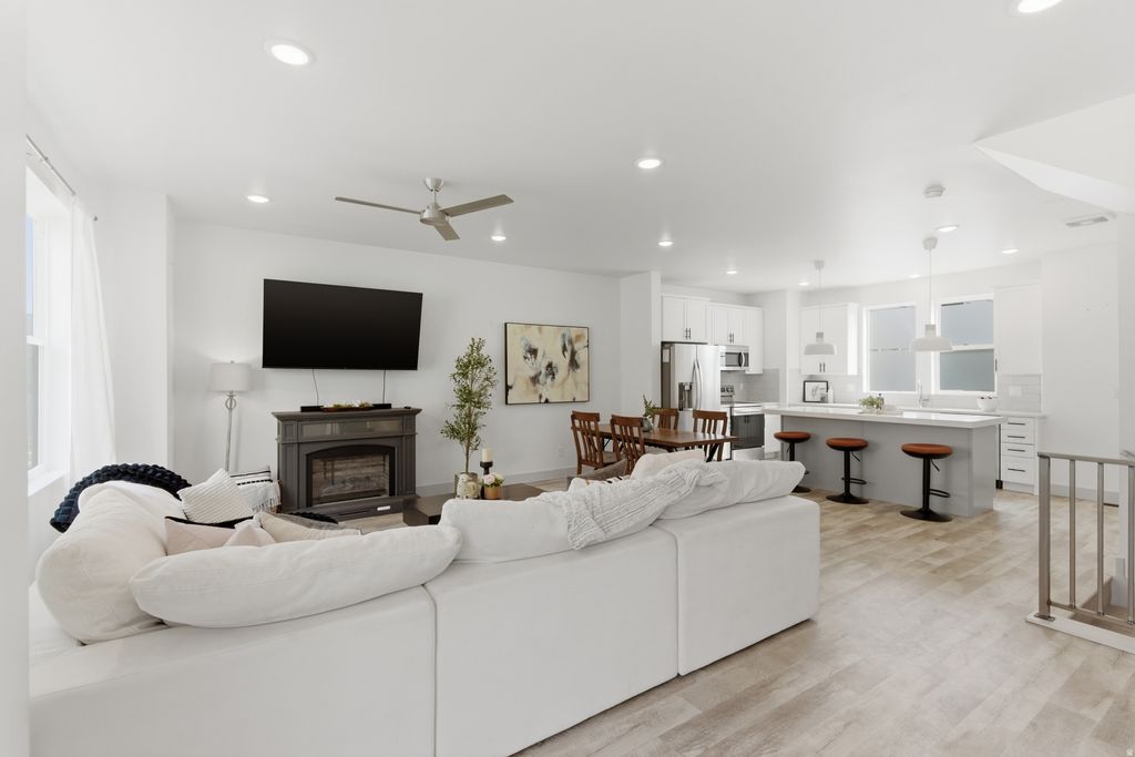 Photo of 11344 S WILLOW WALK DR, South Jordan, UT 84009 (MLS # 2140142)