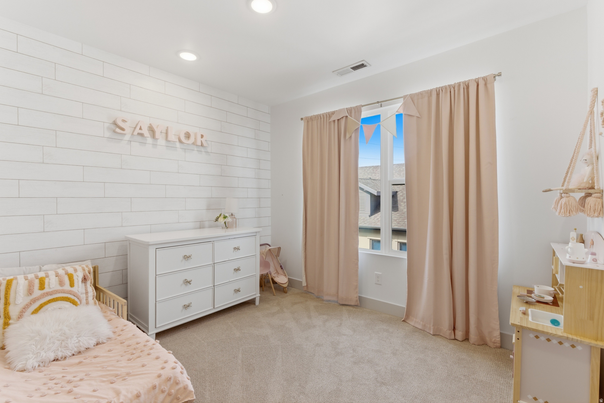 HIGHLAND PARK VILLAGE – DAYBREAK - Residential