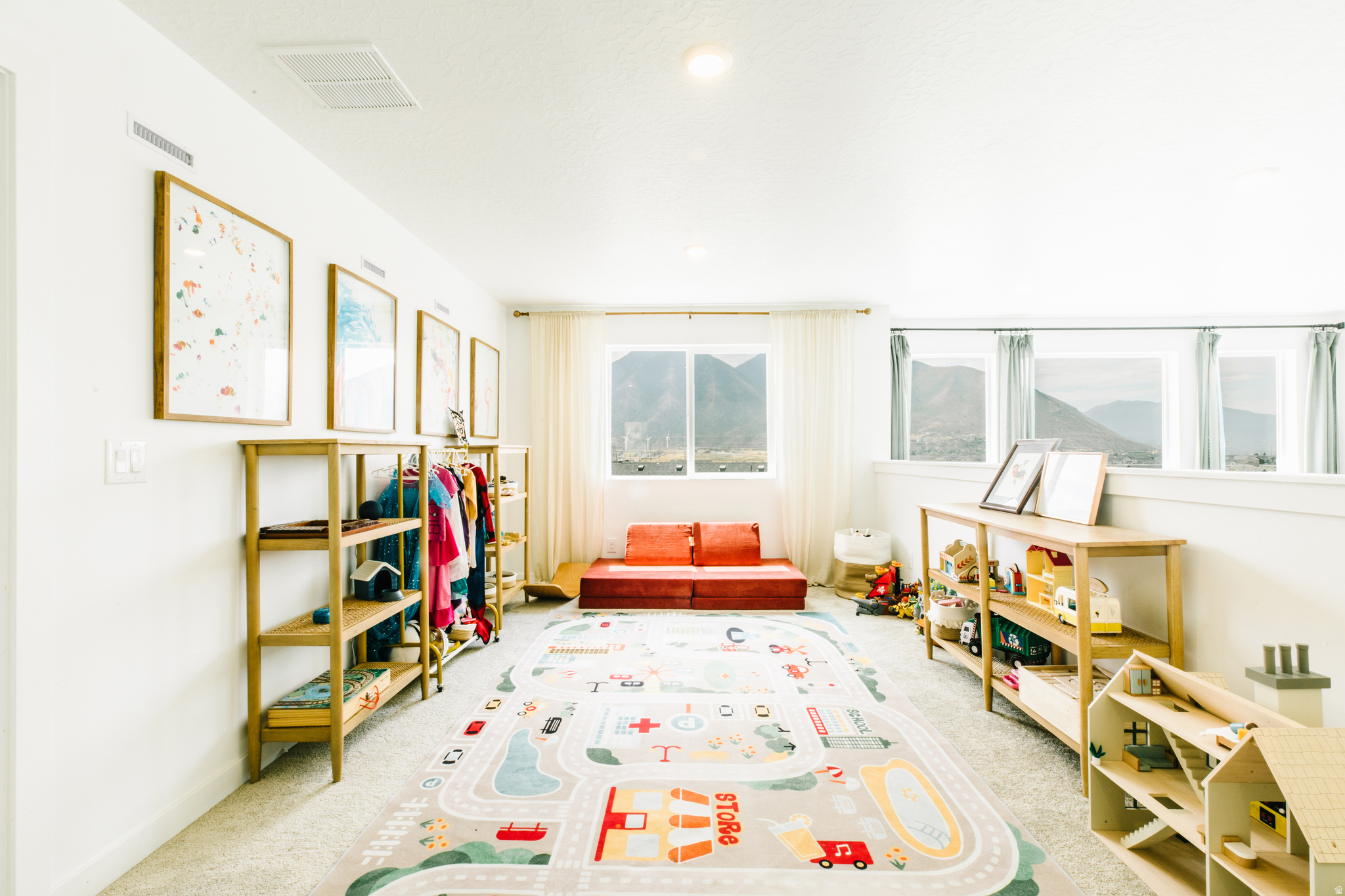 MAPLETON HEIGHTS - Residential