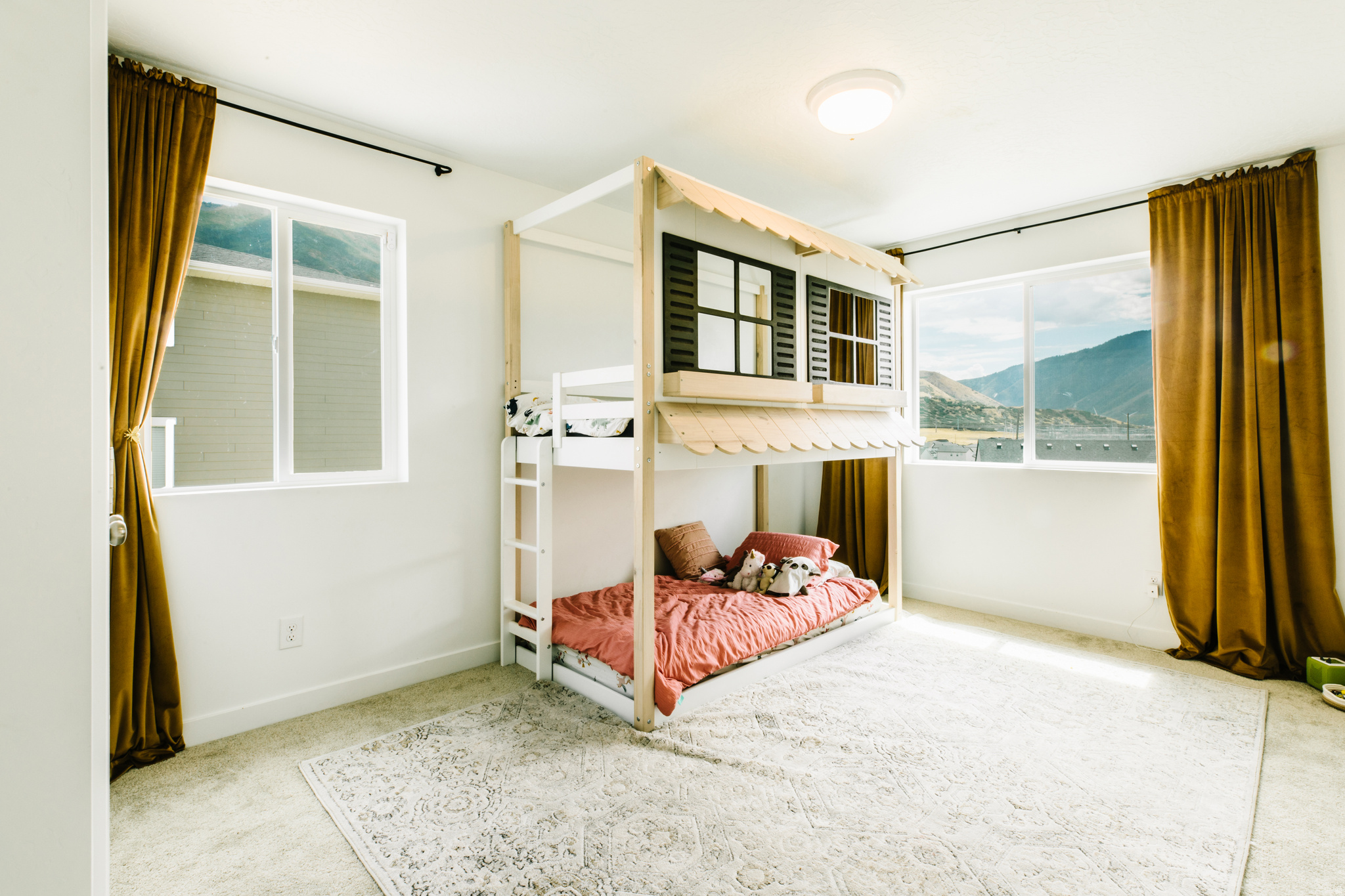 MAPLETON HEIGHTS - Residential